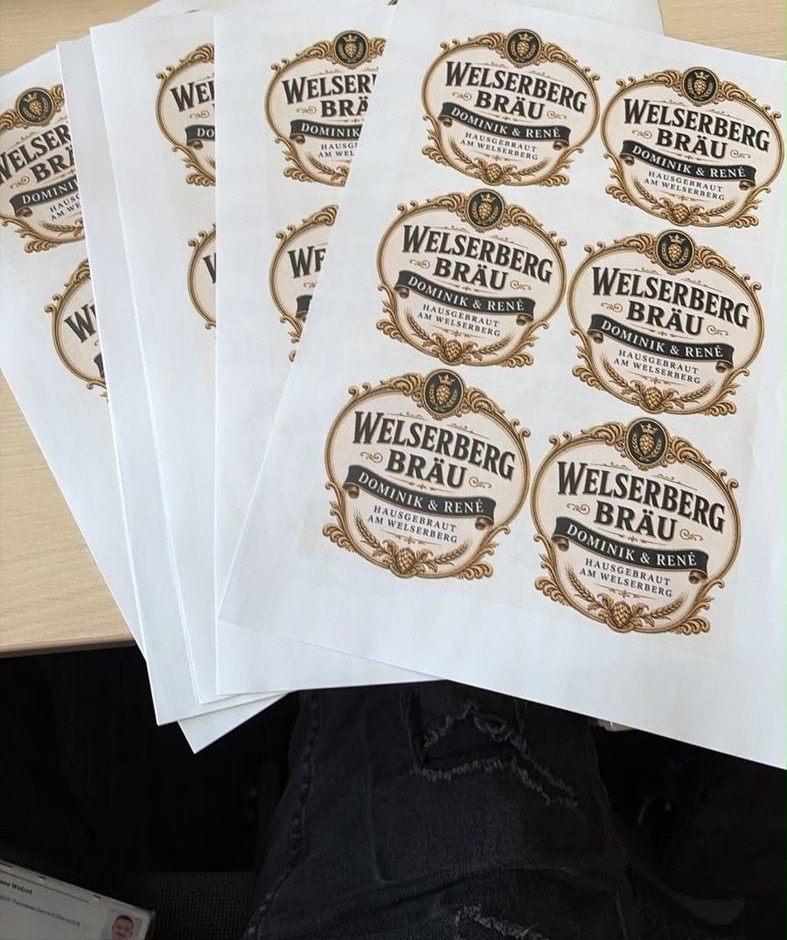 Frisch gedruckte Welserberg Bräu Etiketten